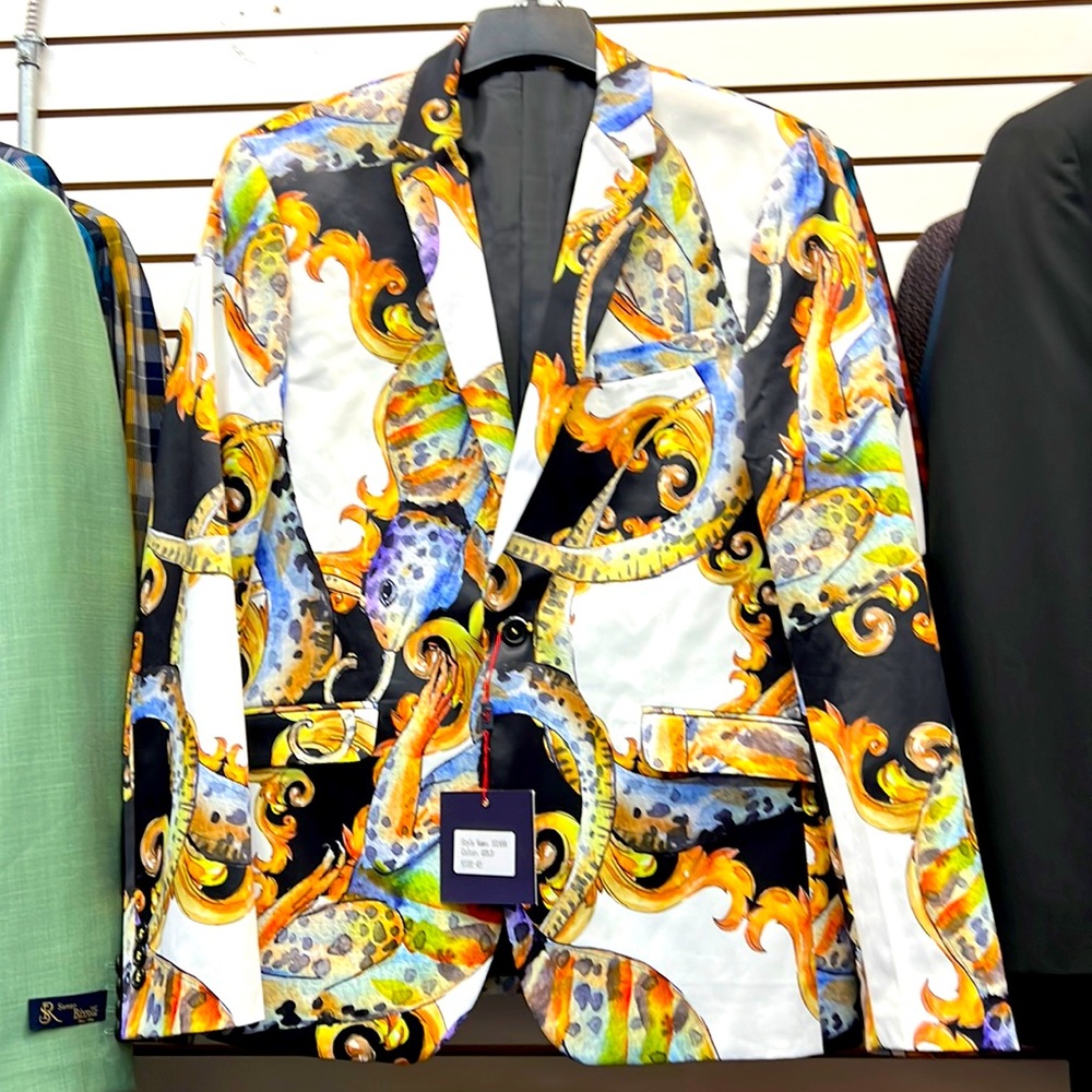 I am selling a jacket it’s a iguana style and gold colour.